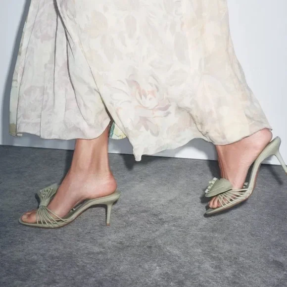 Zara flower sandals - Picture 2 of 6